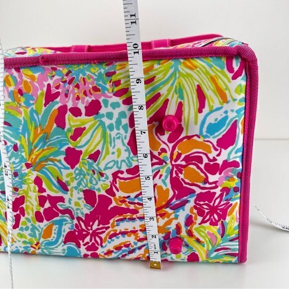 Lilly Pulitzer Insulated Beach Cooler Spot Ya Pink Colorway - Picture 10 of 10